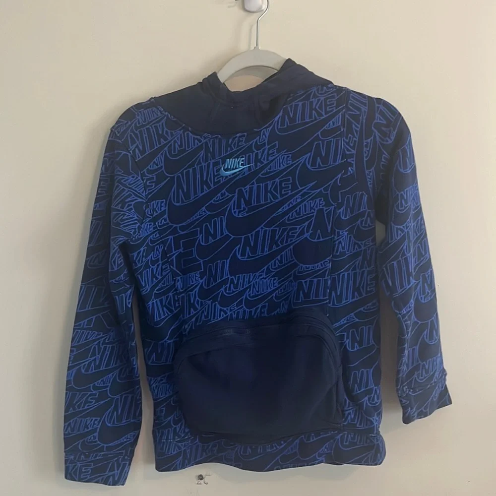 Nike Center Swoosh Club Terry All Over Print Boys M Zip Pocket Hoodie Casual